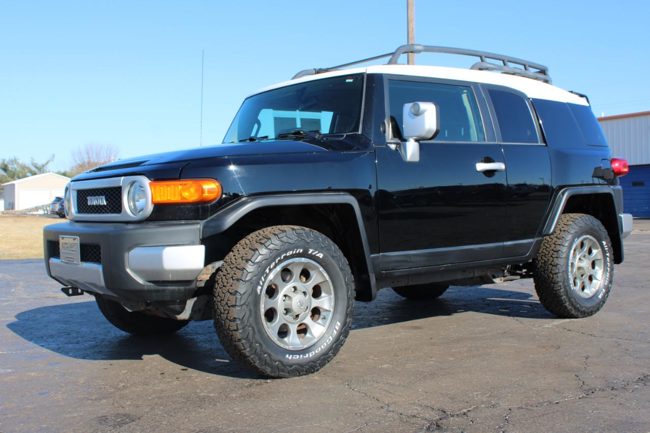 Toyota FJ Cruiser  2011