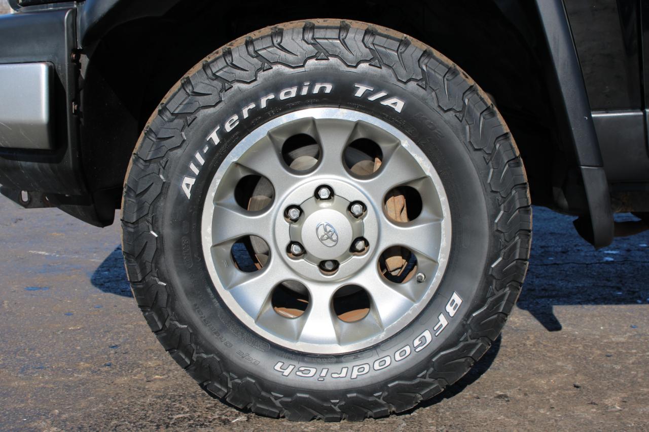 Toyota FJ Cruiser  2011