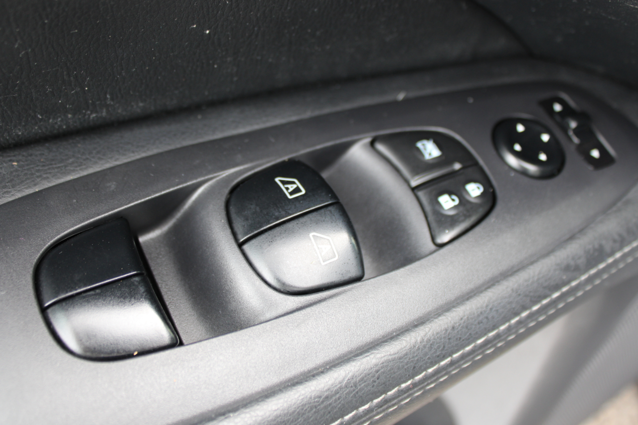 Nissan Pathfinder  2013