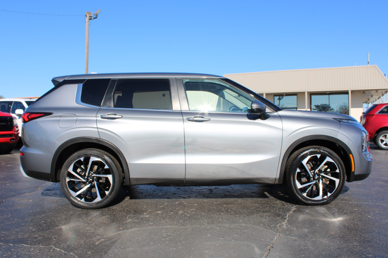 Mitsubishi Outlander  2024