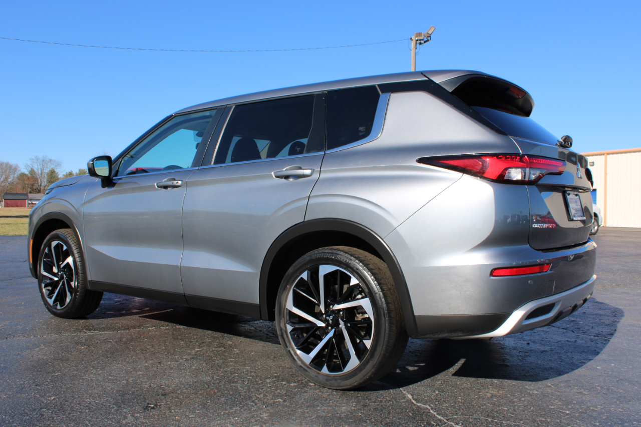 Mitsubishi Outlander  2024