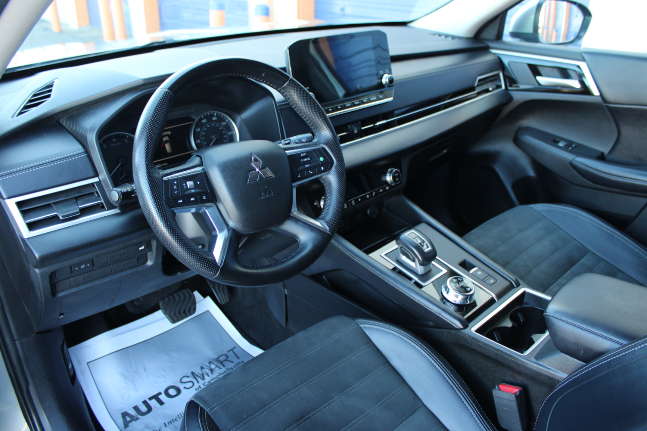 Mitsubishi Outlander  2024