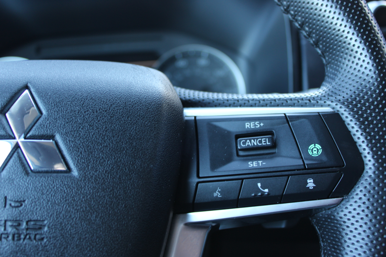 Mitsubishi Outlander  2024