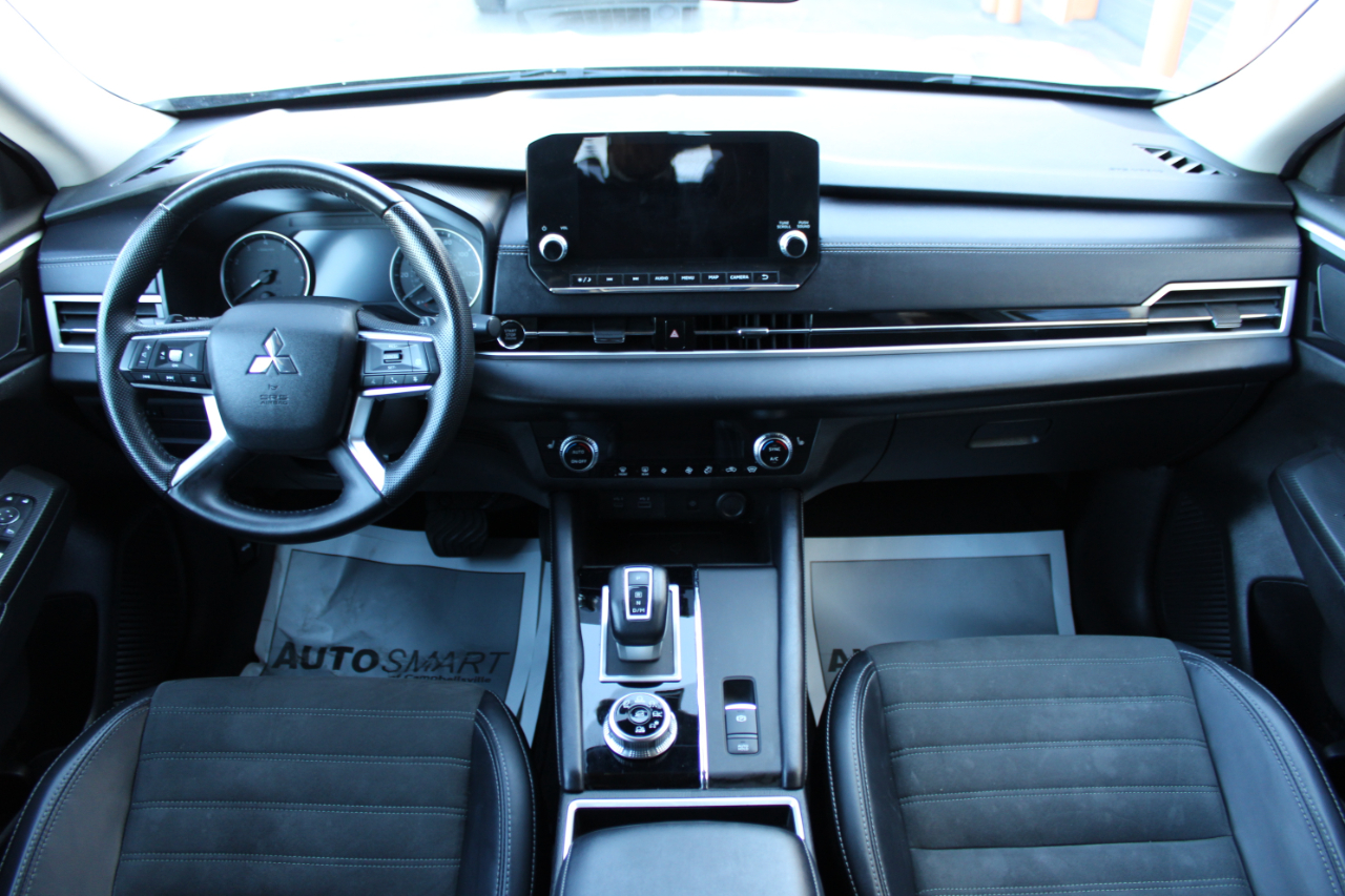 Mitsubishi Outlander  2024