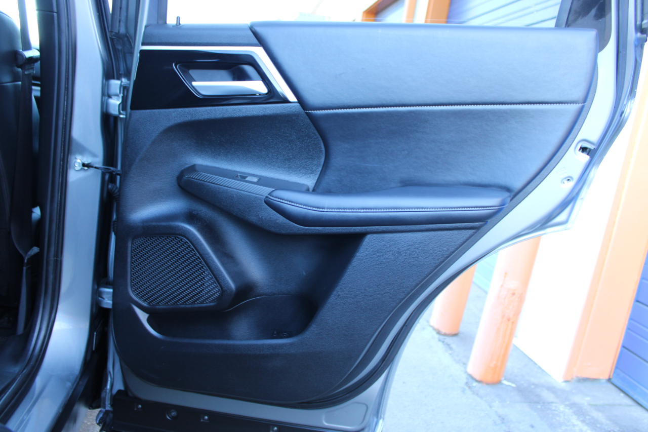 Mitsubishi Outlander  2024