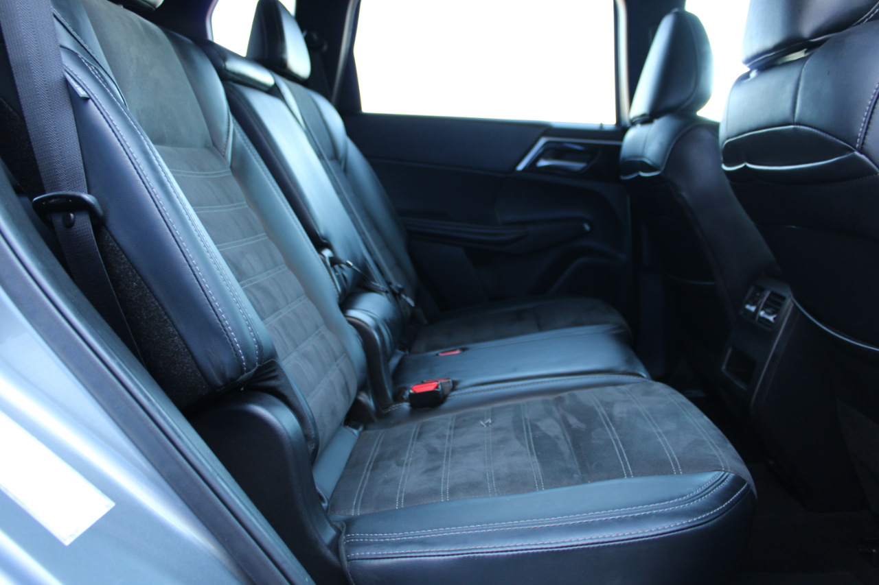 Mitsubishi Outlander  2024