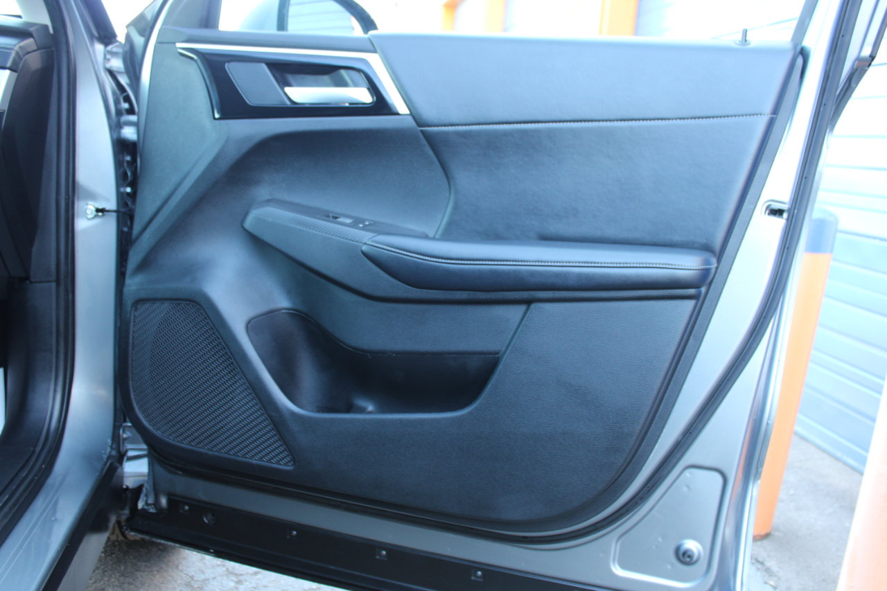 Mitsubishi Outlander  2024