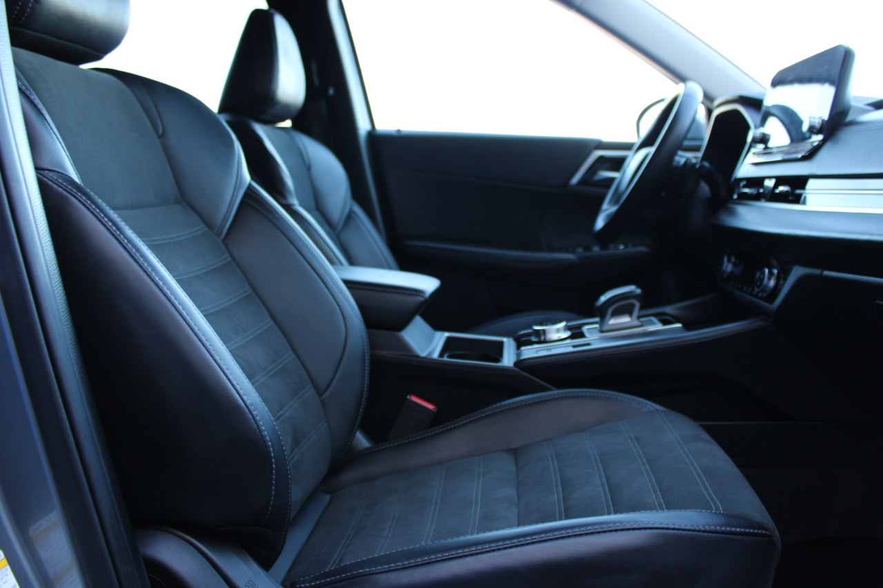 Mitsubishi Outlander  2024