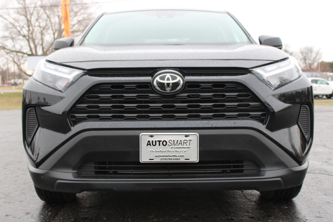 Toyota RAV4 LE AWD 2024