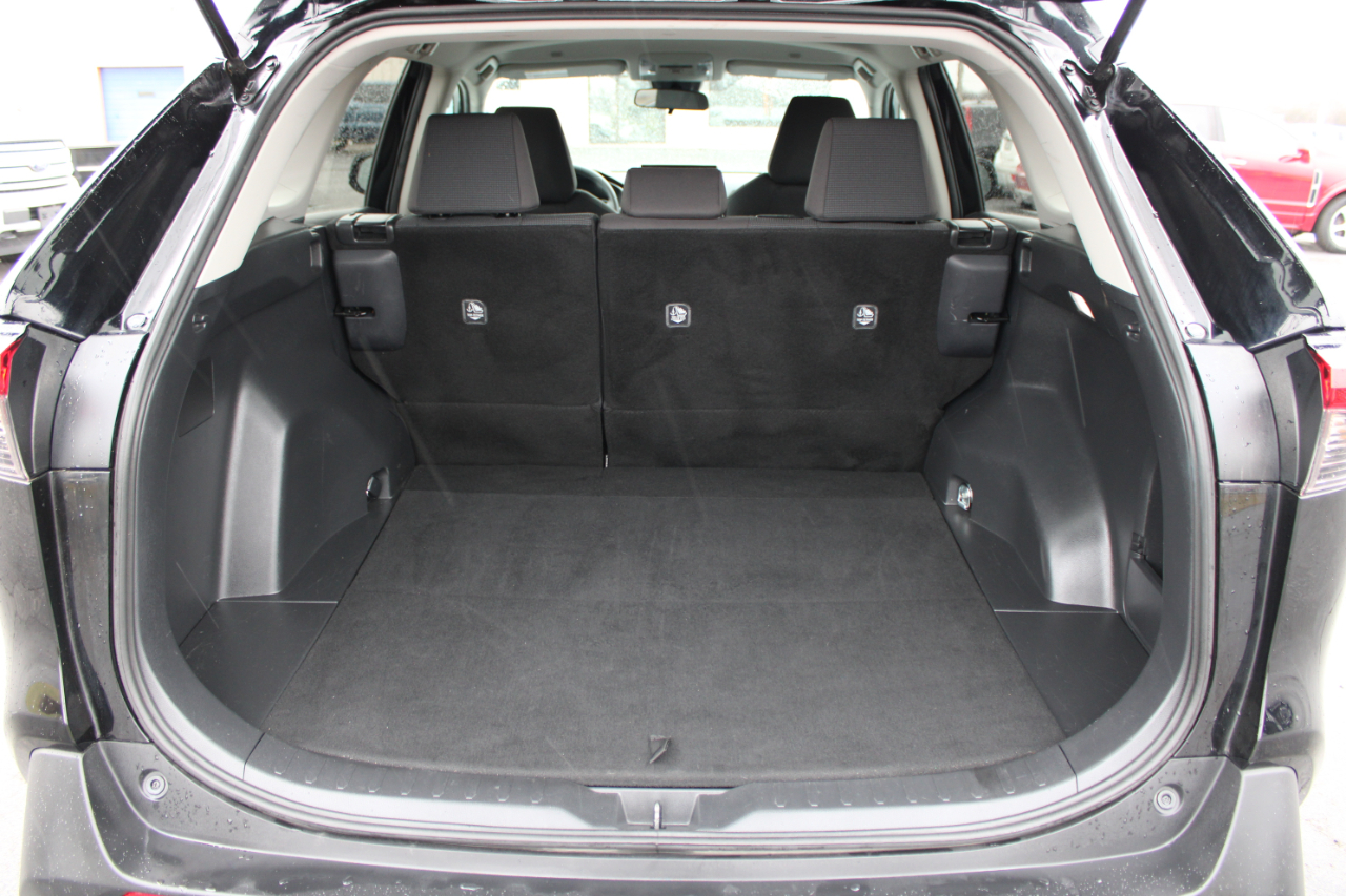 Toyota RAV4 LE AWD 2024