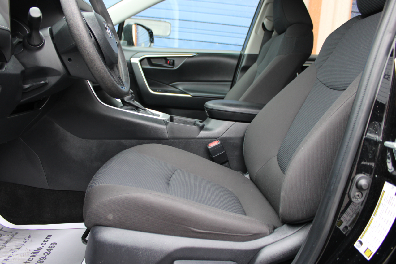 Toyota RAV4 LE AWD 2024