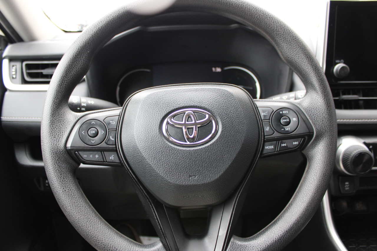 Toyota RAV4 LE AWD 2024