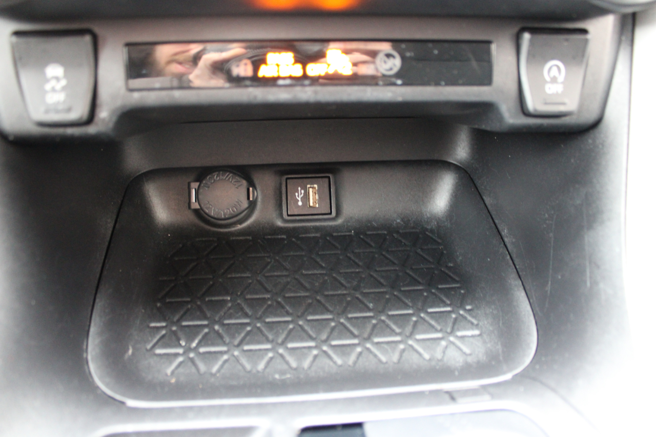 Toyota RAV4 LE AWD 2024