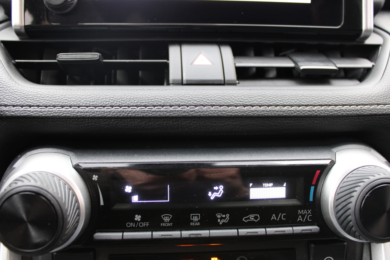 Toyota RAV4 LE AWD 2024