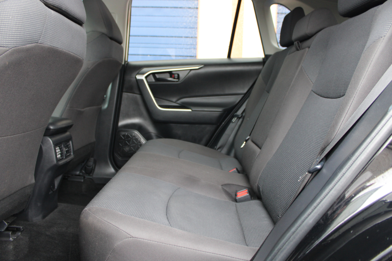 Toyota RAV4 LE AWD 2024