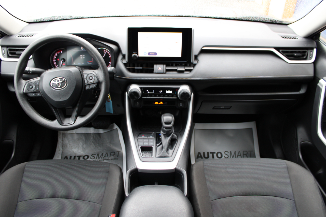 Toyota RAV4 LE AWD 2024