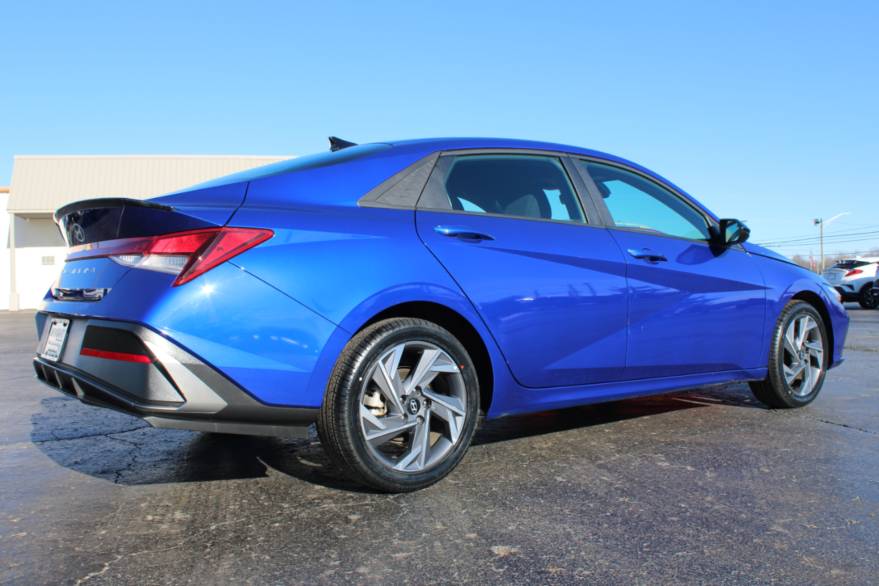 Hyundai Elantra SEL Sport 2025