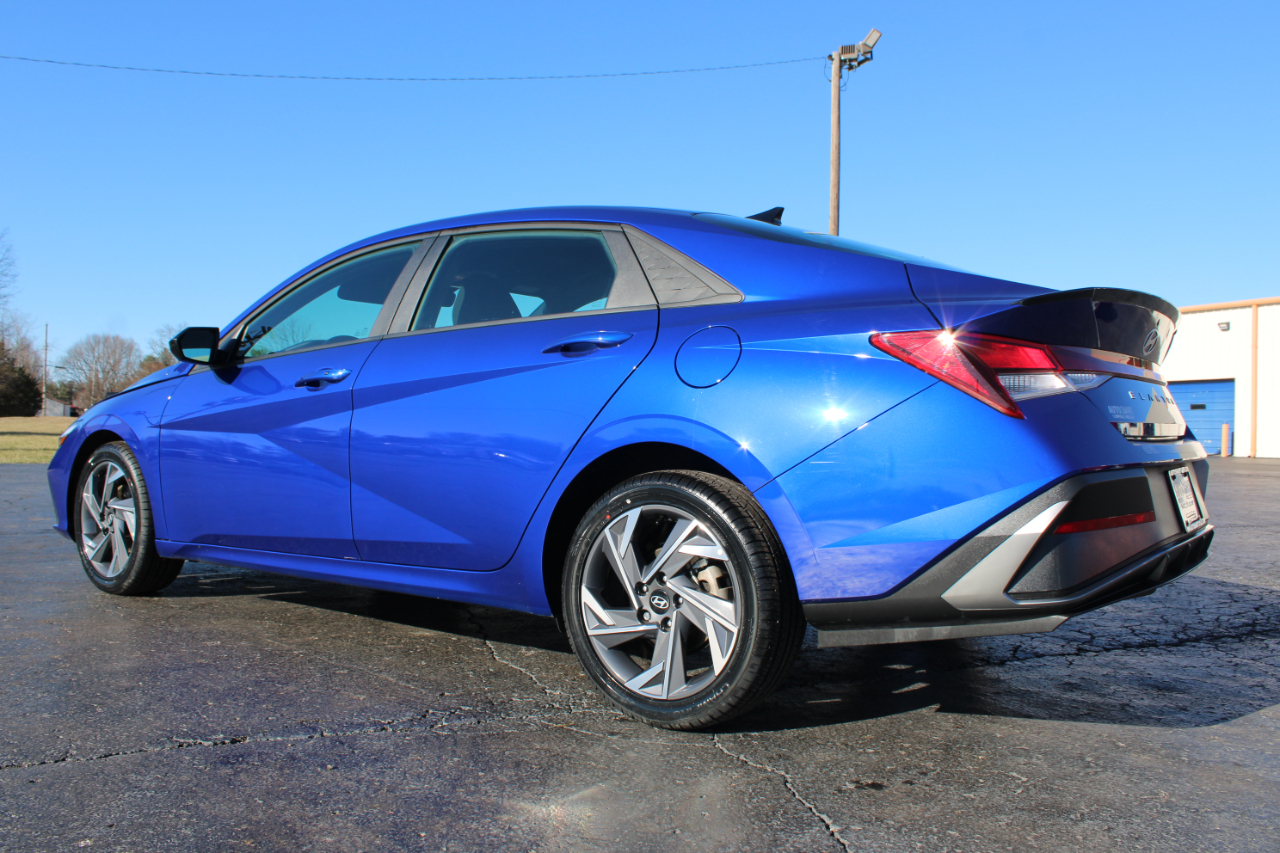 Hyundai Elantra SEL Sport 2025