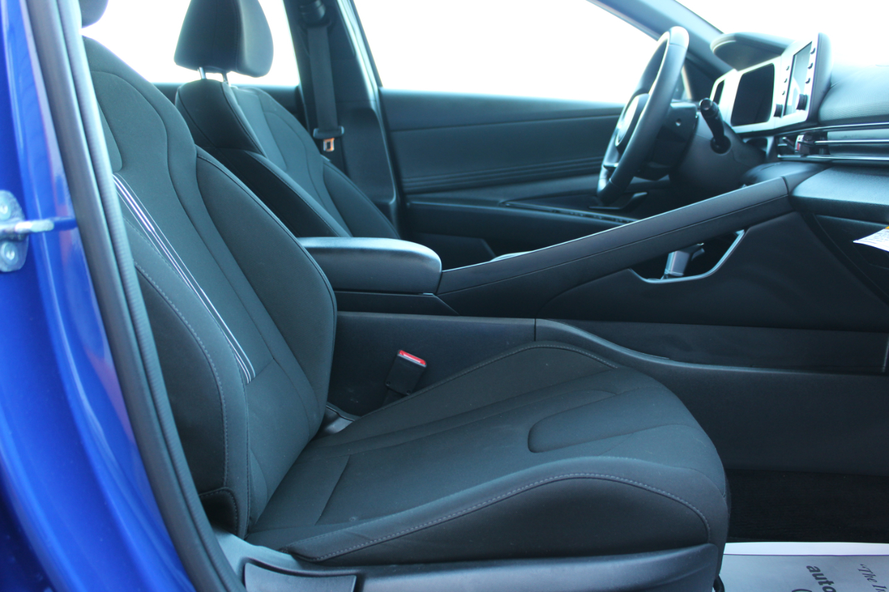 Hyundai Elantra SEL Sport 2025