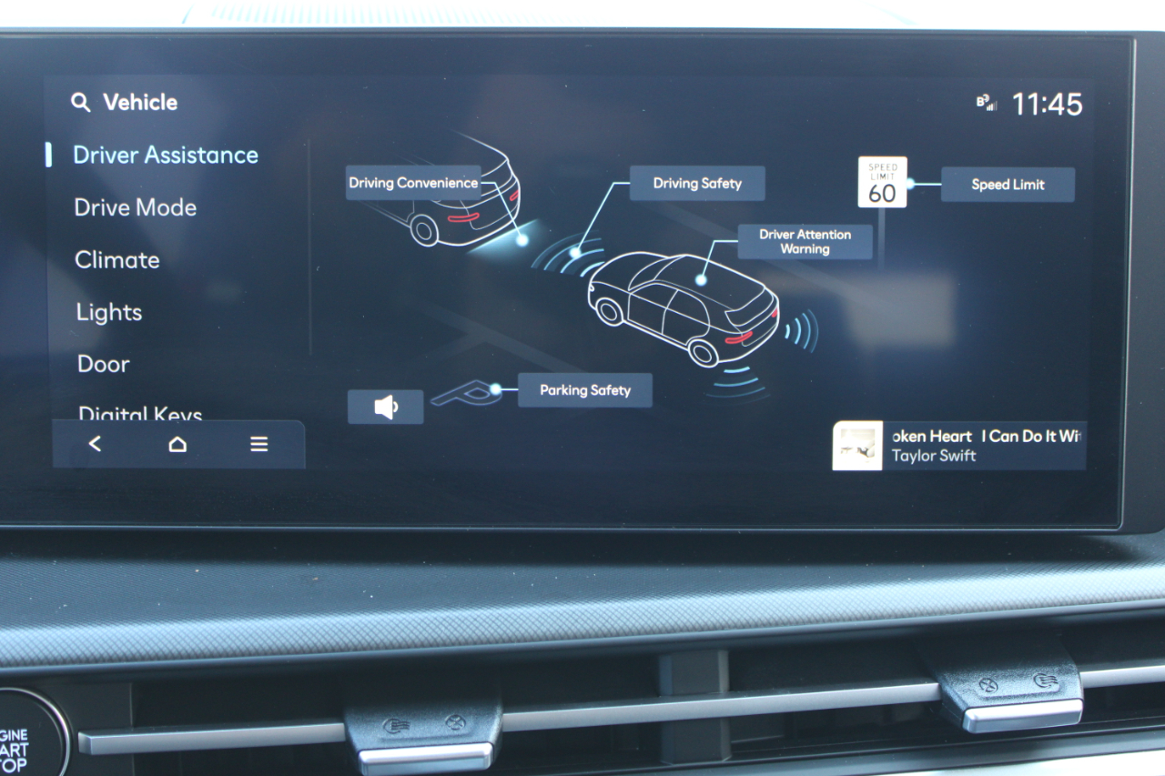 Hyundai Santa Fe SEL 2025