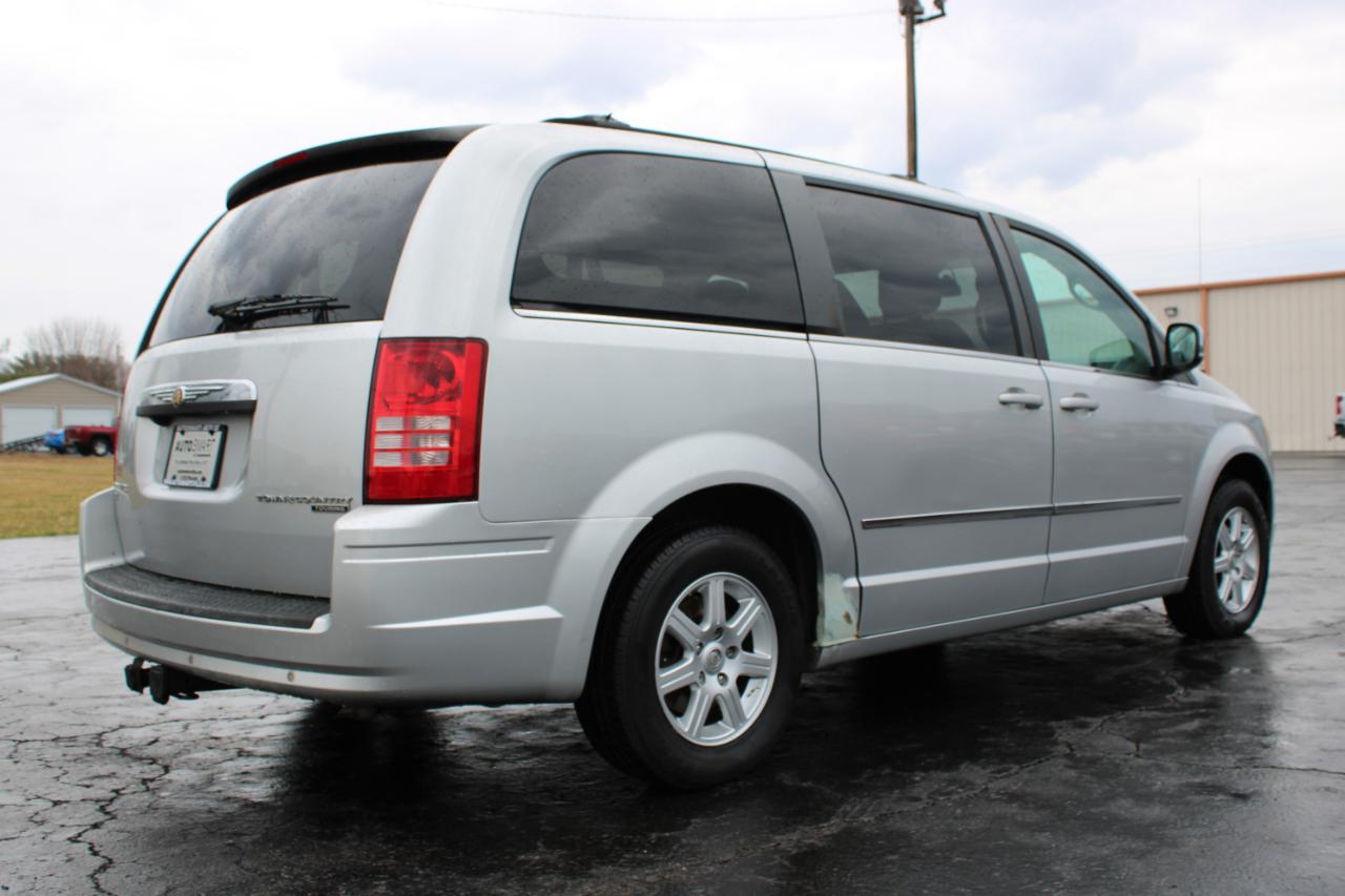 Chrysler Town & Country Touring 2010