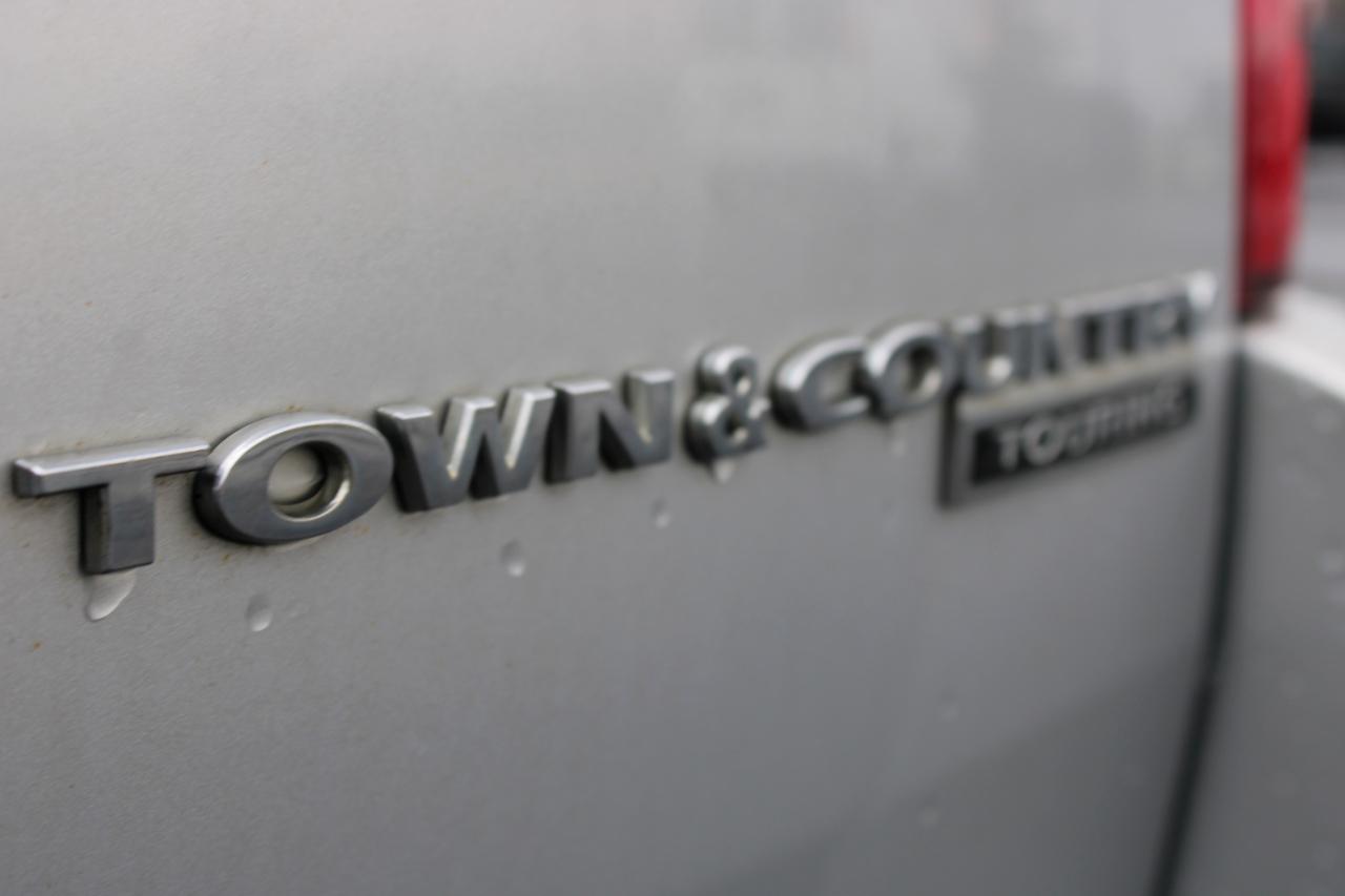 Chrysler Town & Country Touring 2010