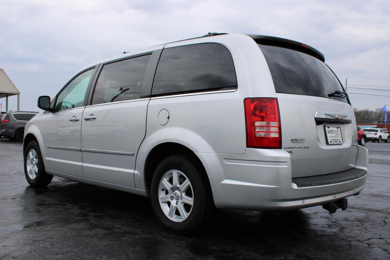 Chrysler Town & Country Touring 2010