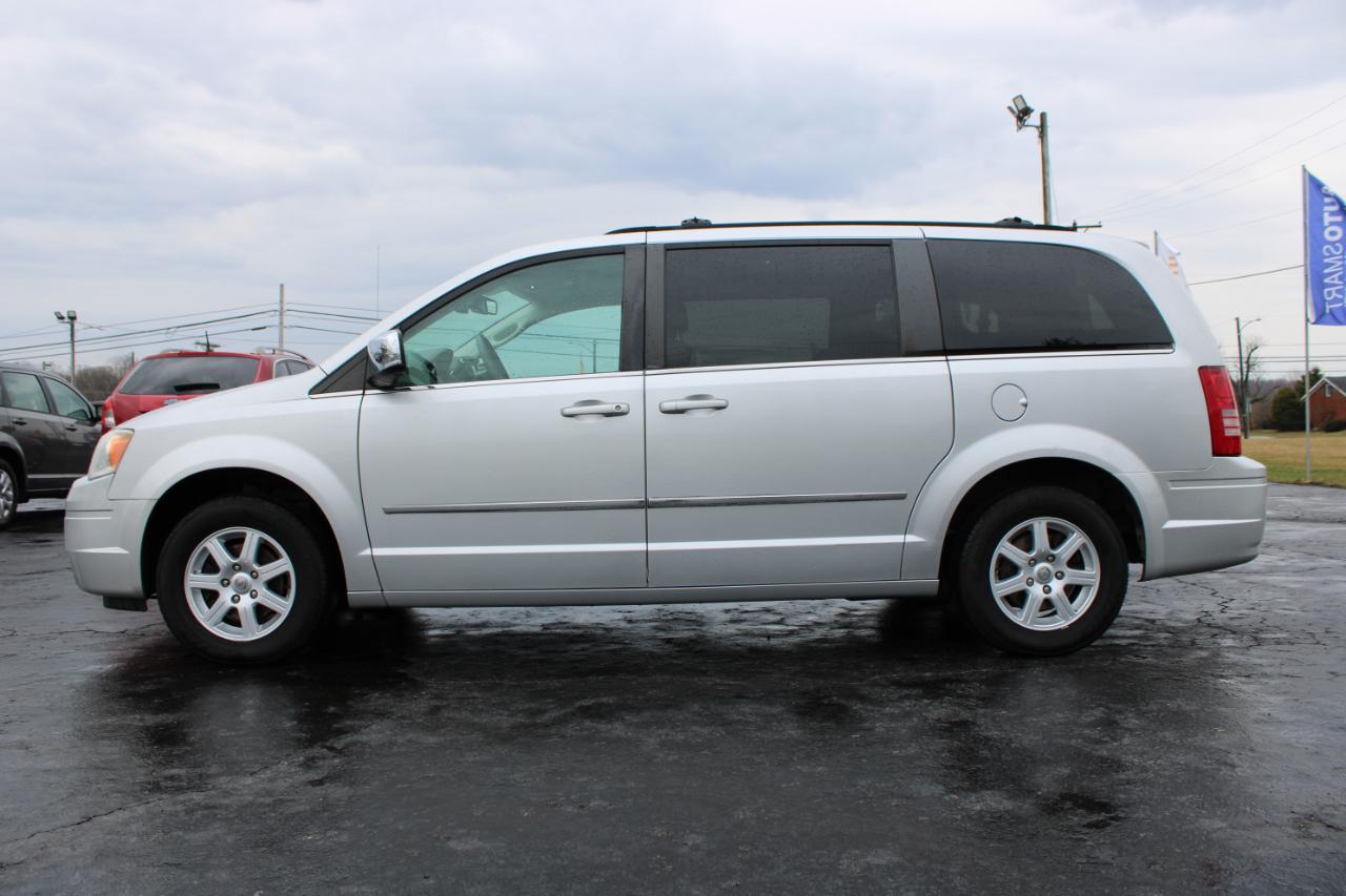 Chrysler Town & Country Touring 2010