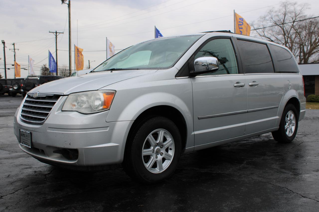 Chrysler Town & Country Touring 2010