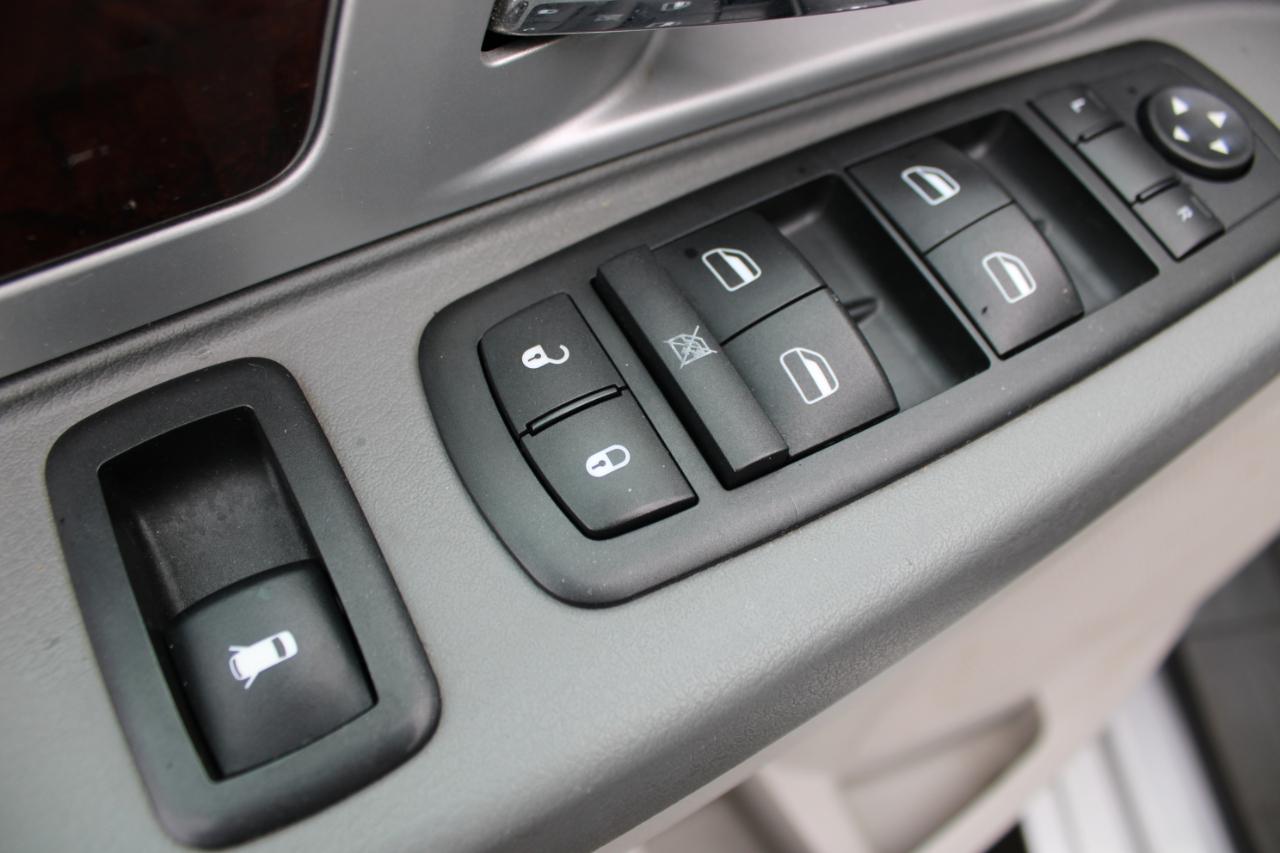 Chrysler Town & Country Touring 2010