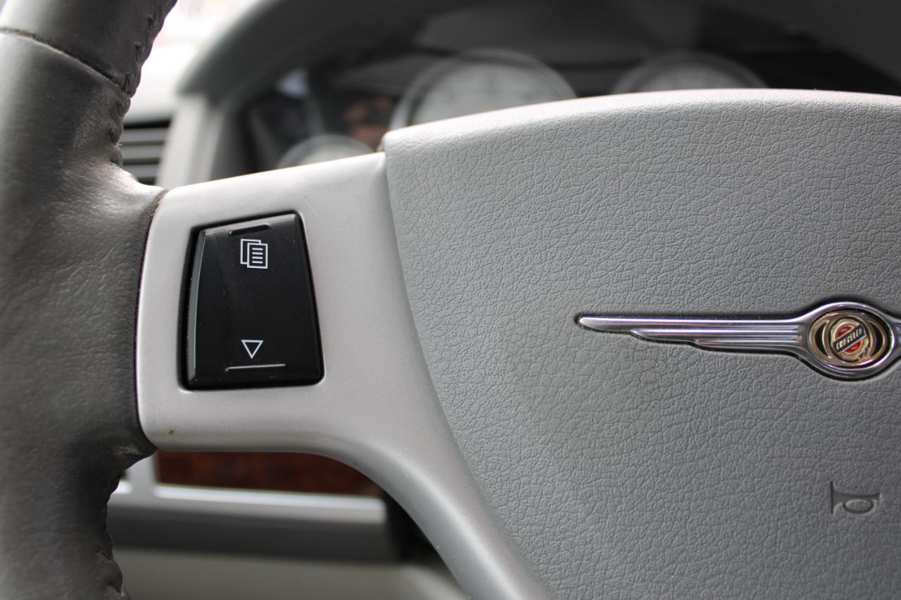 Chrysler Town & Country Touring 2010