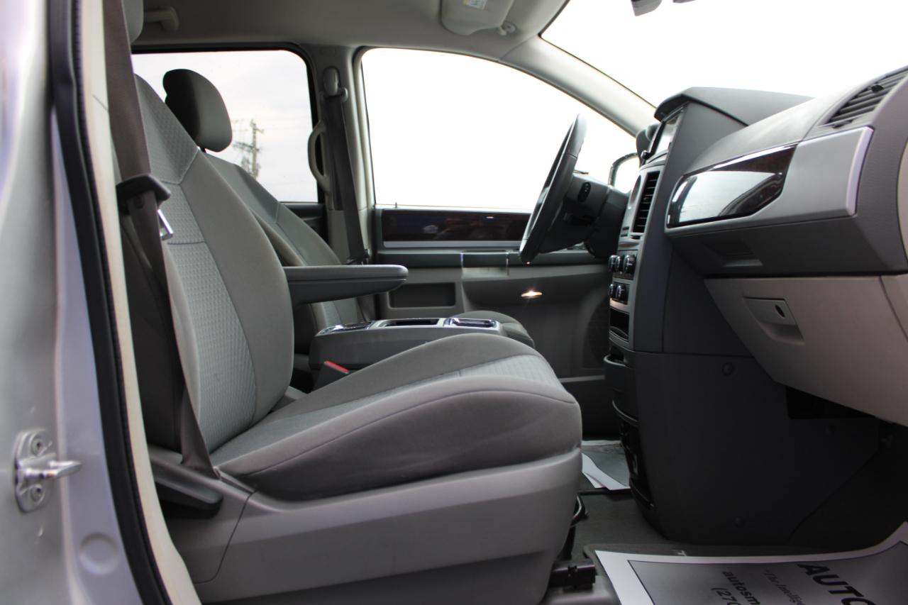 Chrysler Town & Country Touring 2010