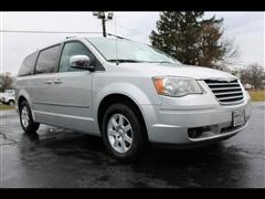 2010 Chrysler Town & Country 