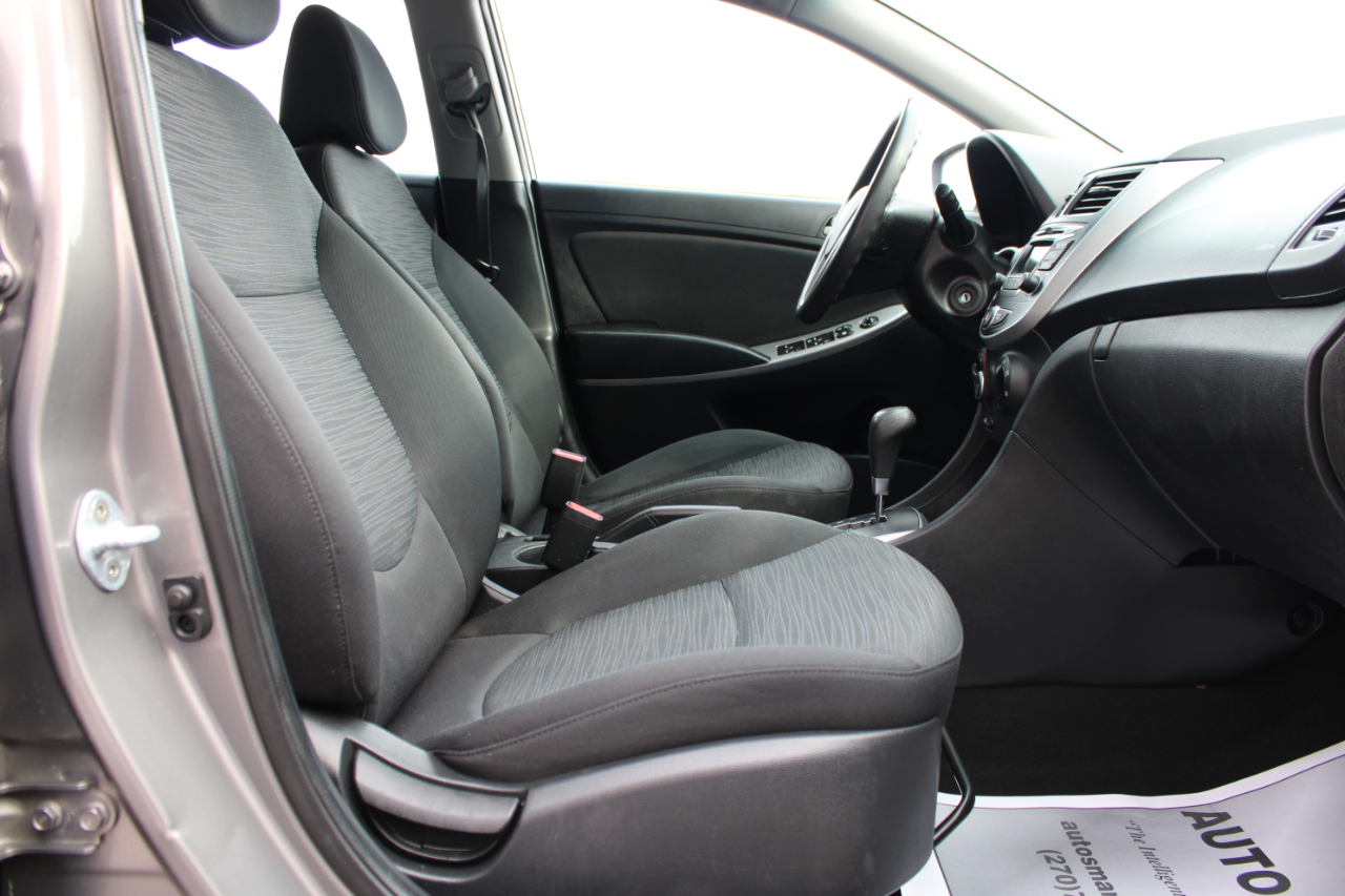 Hyundai Accent SE 2017