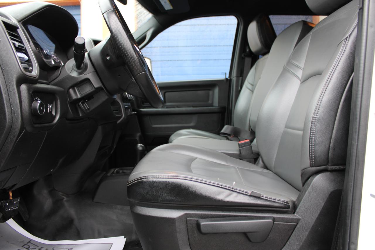 RAM 3500 Tradesman Crew Cab 2023