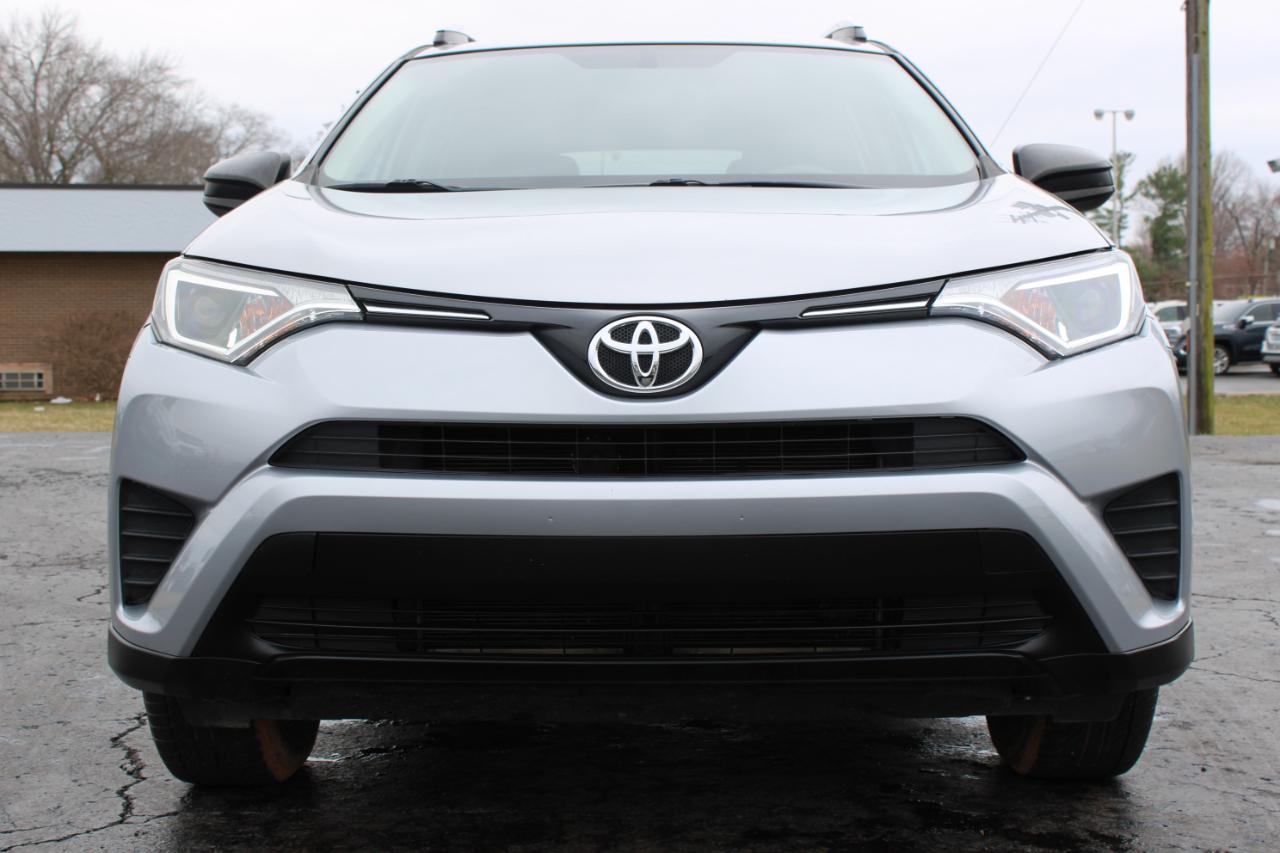 Toyota RAV4 LE FWD 2016