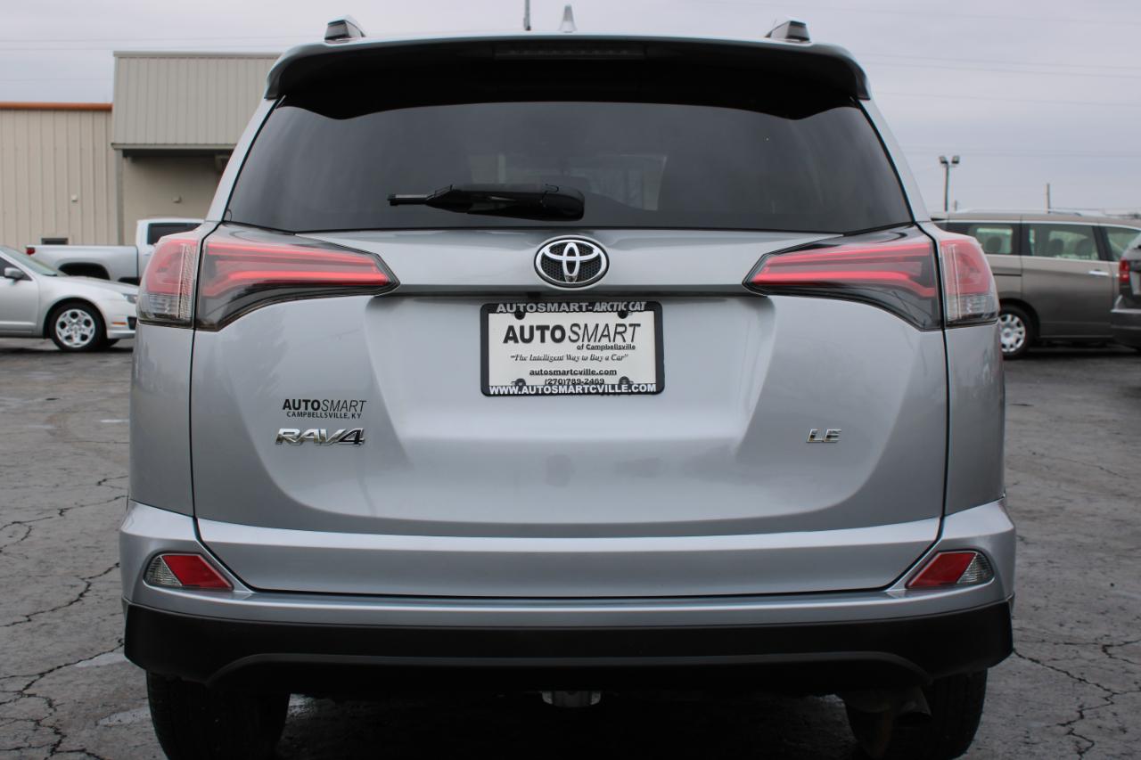 Toyota RAV4 LE FWD 2016