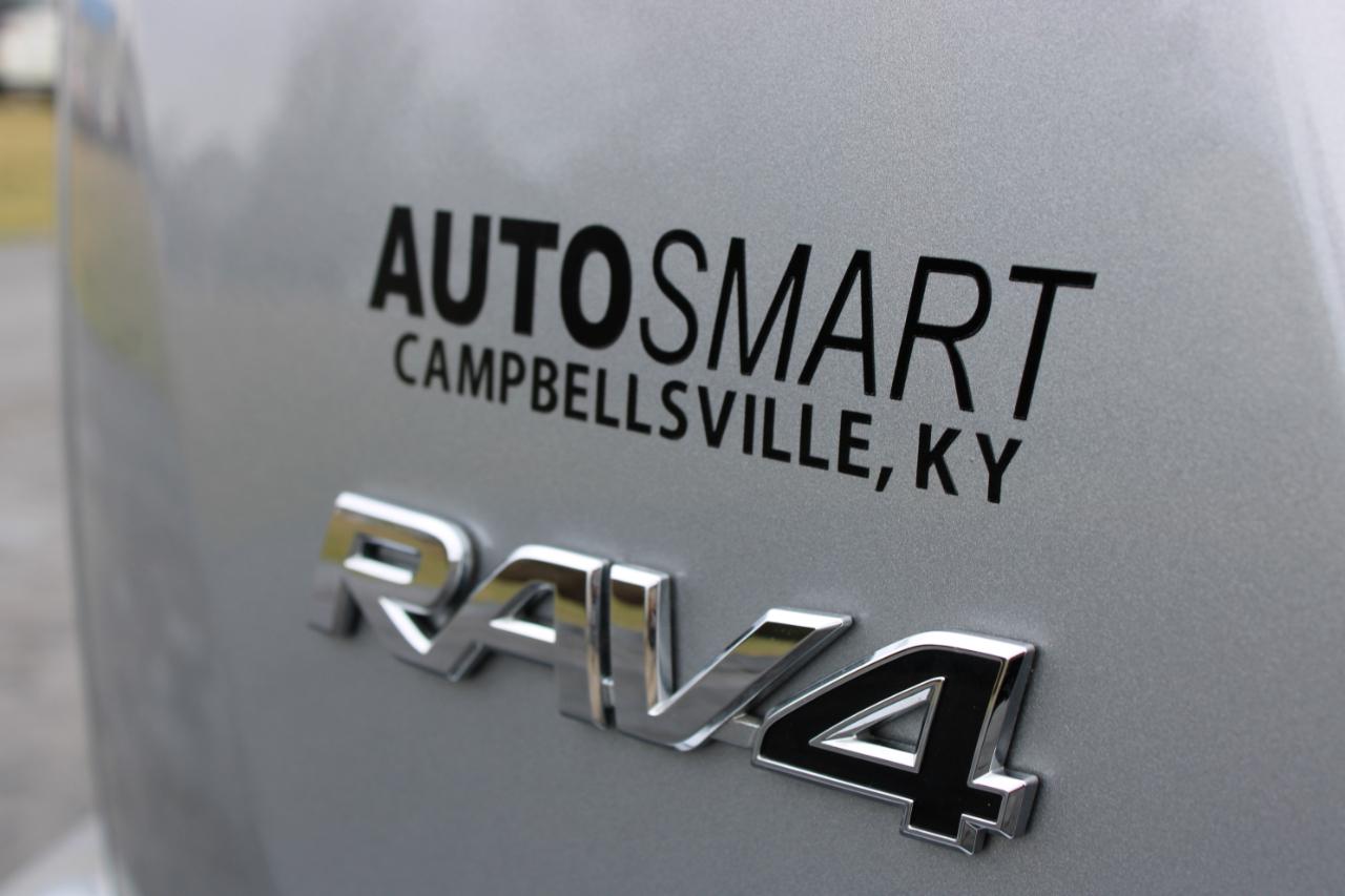 Toyota RAV4 LE FWD 2016