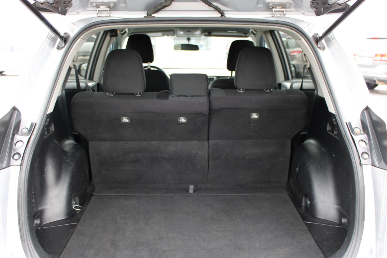 Toyota RAV4 LE FWD 2016