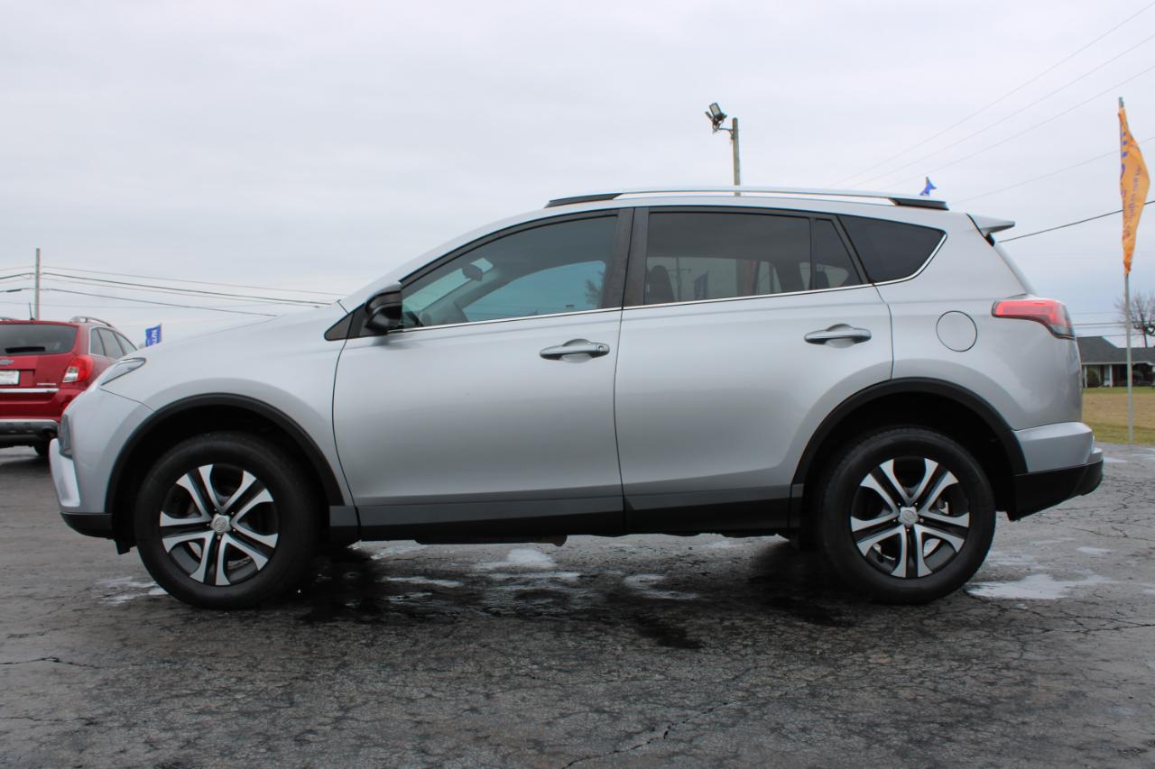 Toyota RAV4 LE FWD 2016