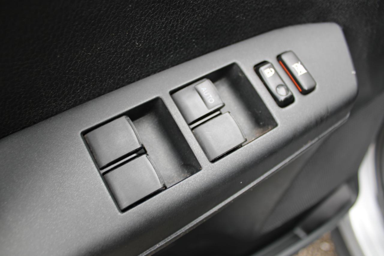 Toyota RAV4 LE FWD 2016