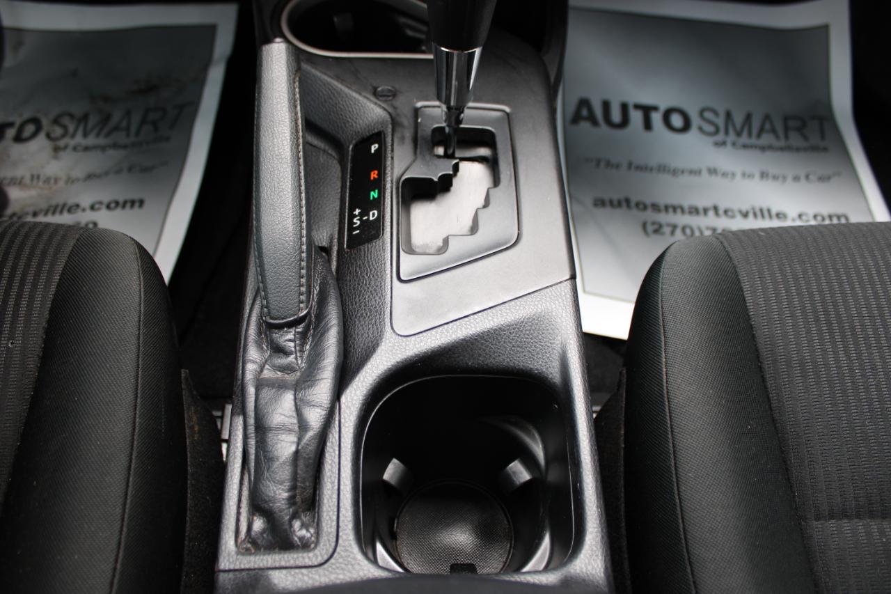 Toyota RAV4 LE FWD 2016