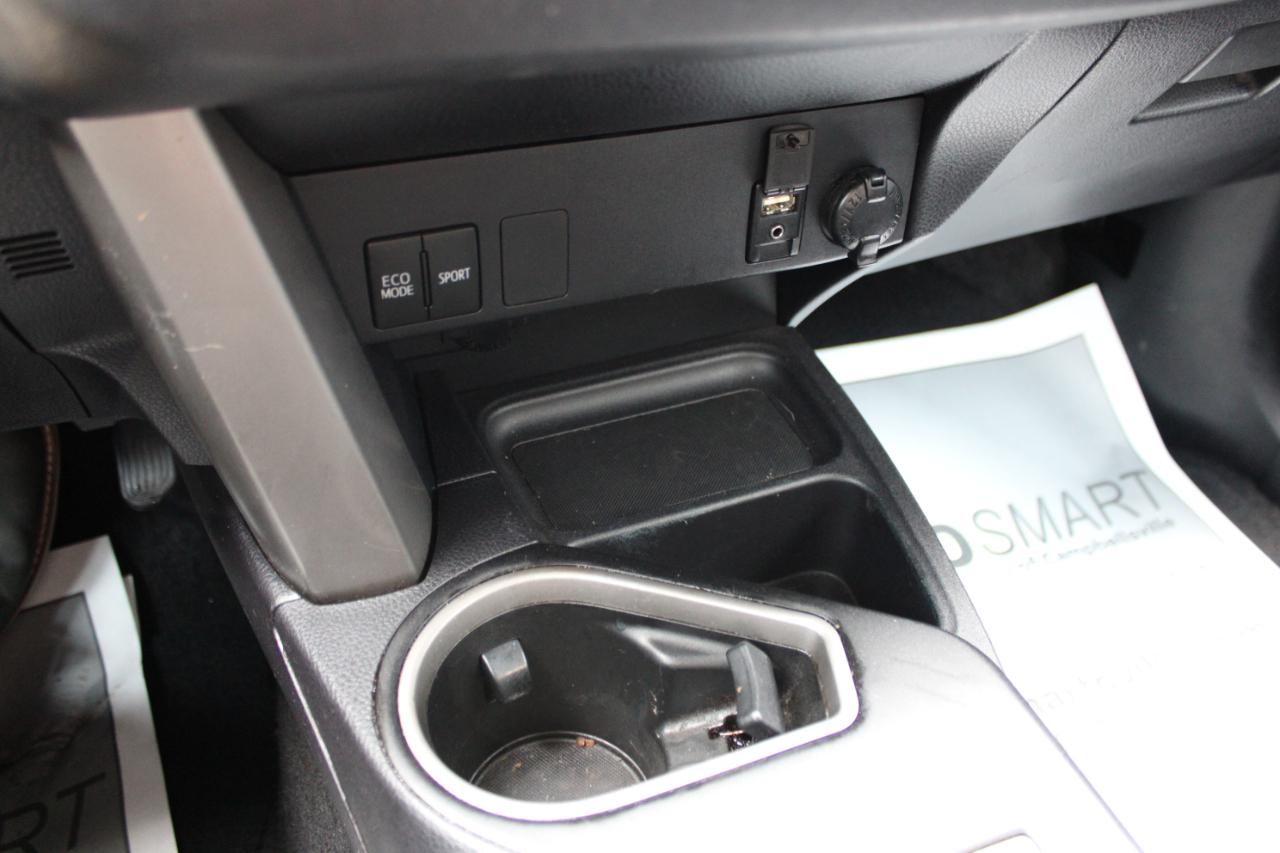 Toyota RAV4 LE FWD 2016