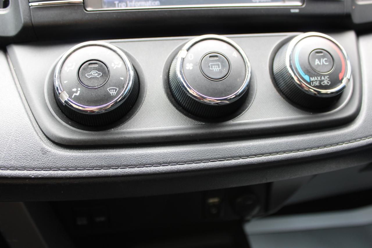 Toyota RAV4 LE FWD 2016