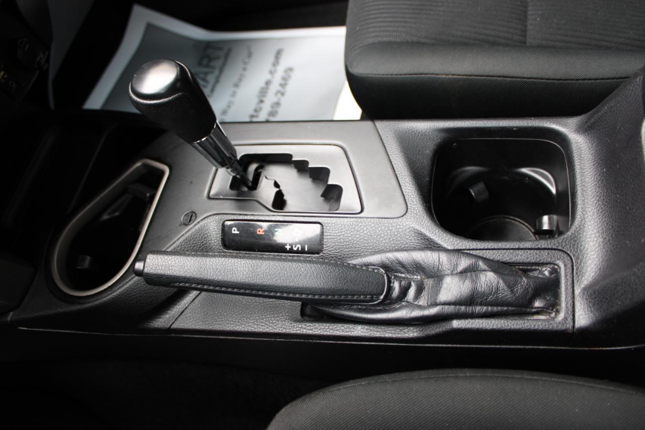 Toyota RAV4 LE FWD 2016