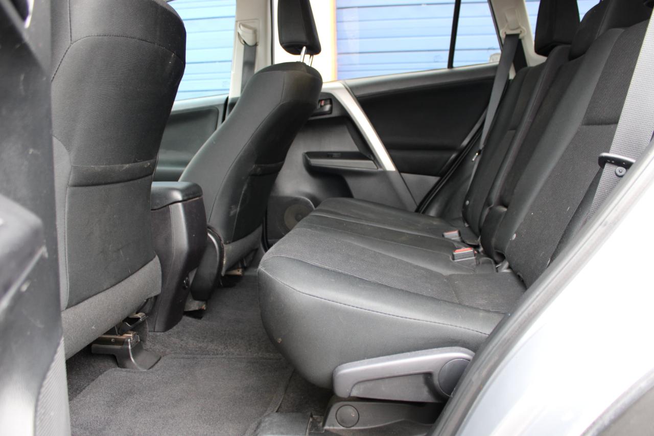 Toyota RAV4 LE FWD 2016