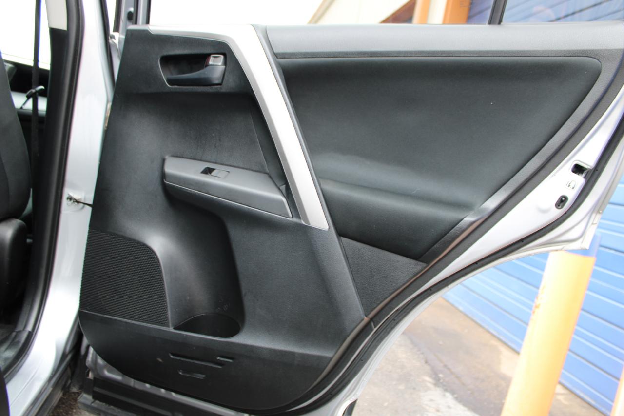 Toyota RAV4 LE FWD 2016