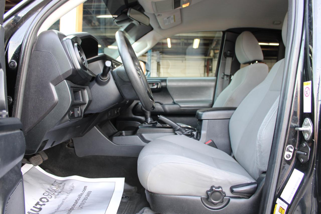 Toyota Tacoma SR 2019