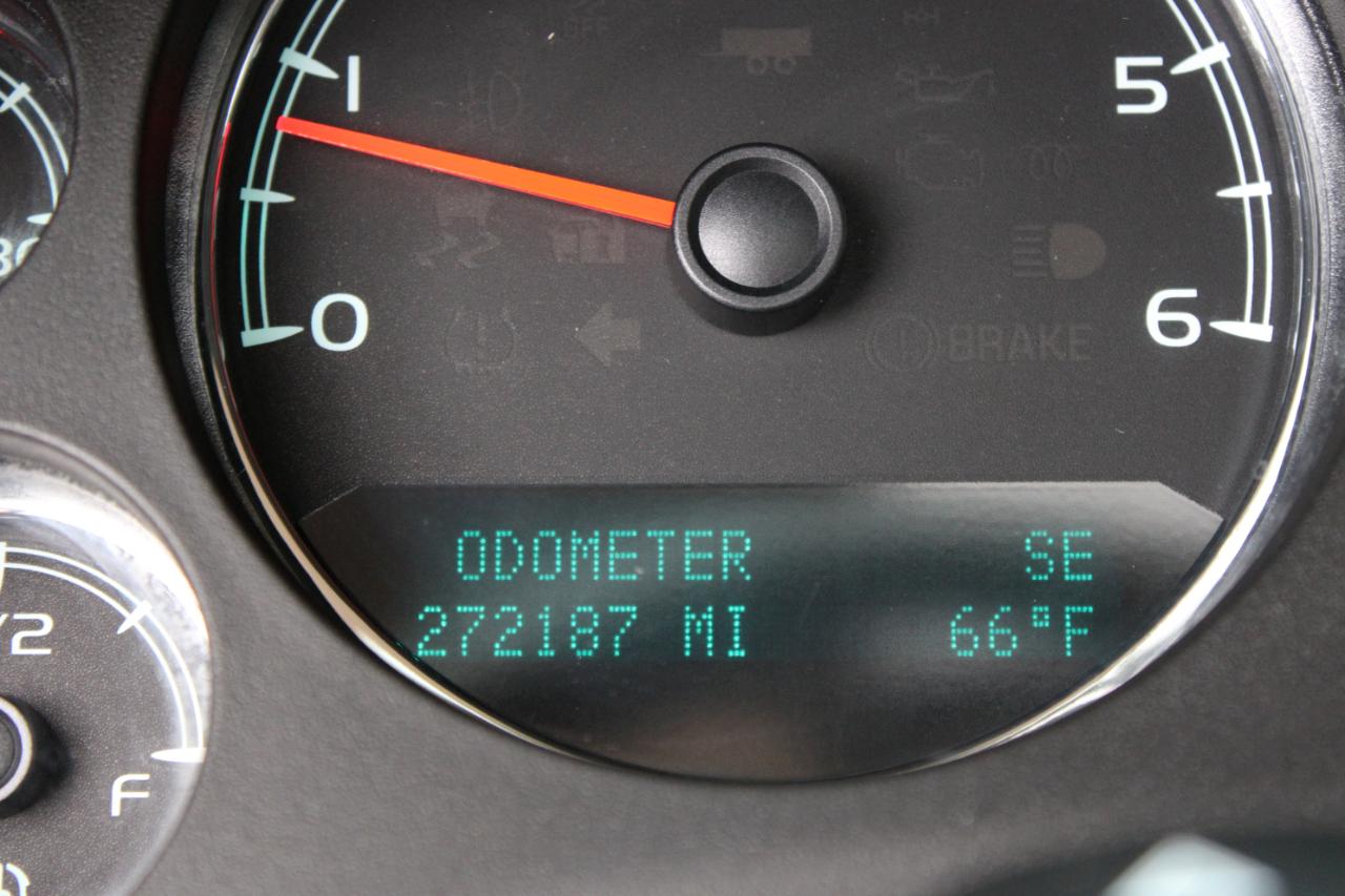 Chevrolet Suburban LT 1500 2WD 2014