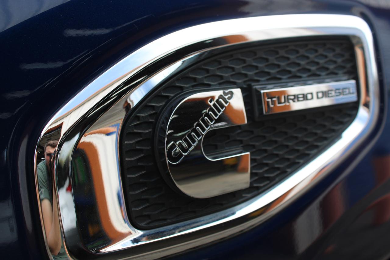 Nissan Titan XD SV 4WD Diesel 2017